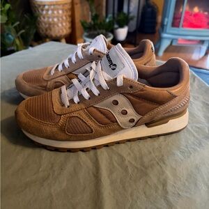 Saucony Shadow Brown Tan White size 8